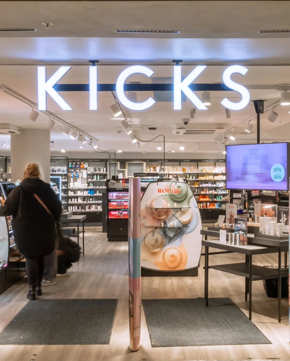 KICKS i Västermalmsgallerian på Kungsholmen