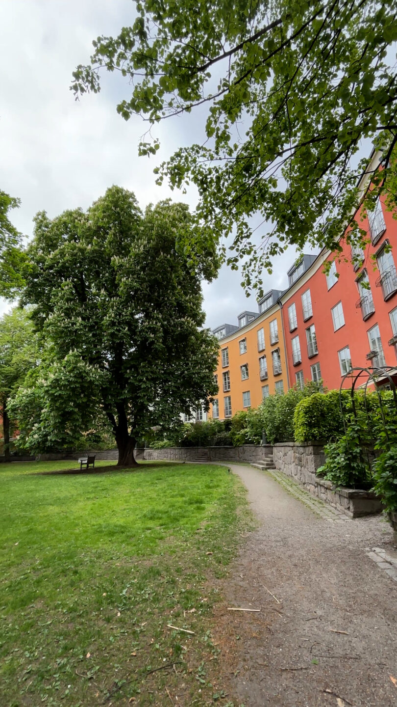 Strosa i Grubbensparken Västermalmsgallerian